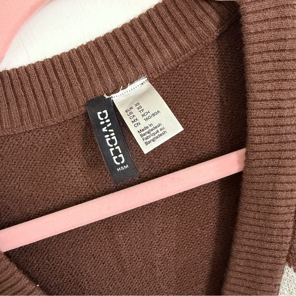 H&M BROWN ARGYLE CROPPED CARDIGAN SWEATER - Picture 3 of 3